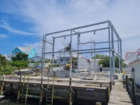 Bauhu modular home assembly in Elbow Cay, Bahamas